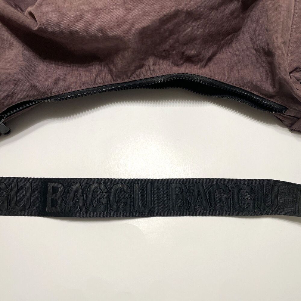 BAGGU Nylon Crescent Medium Bag Brown Crossbody Shoulder Bag Pockets Casual - Picture 6 of 10